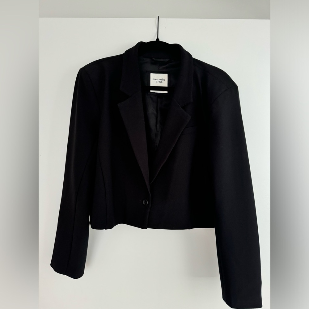 Abercrombie Cropped Black Blazer